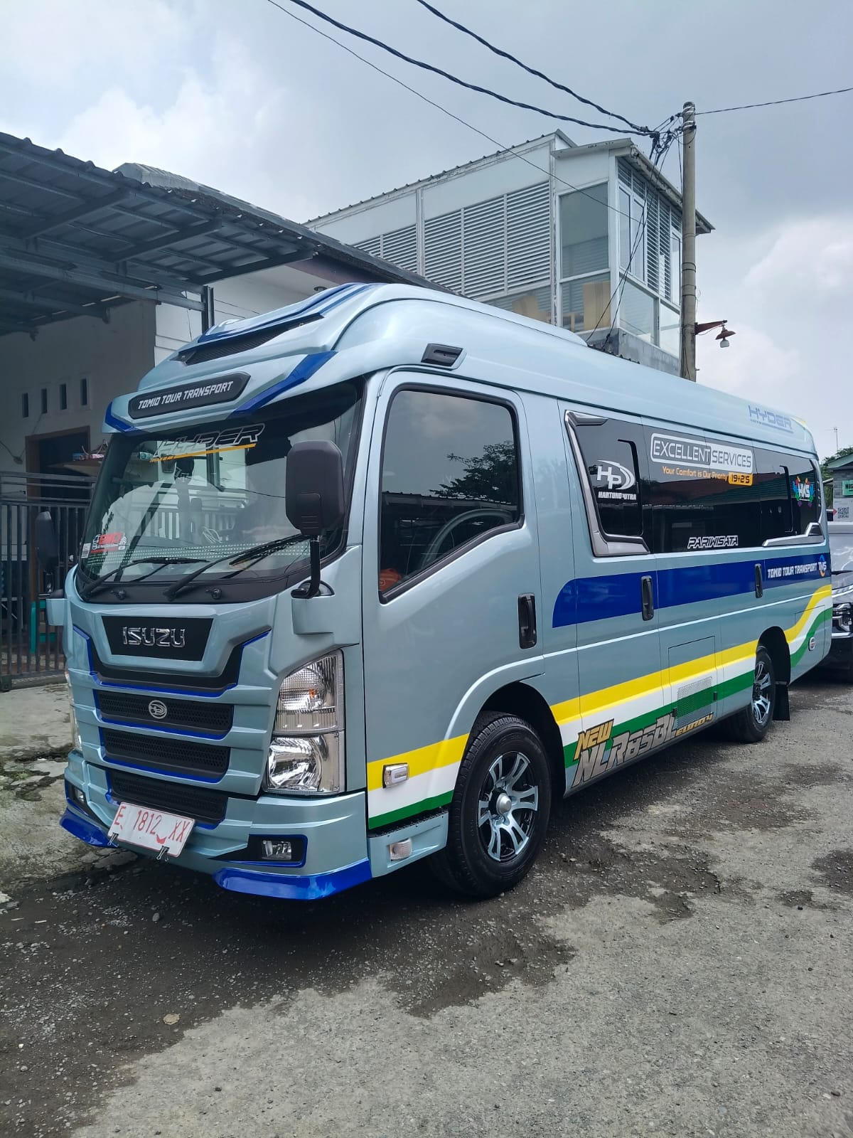 sewa elf di cirebon tomio